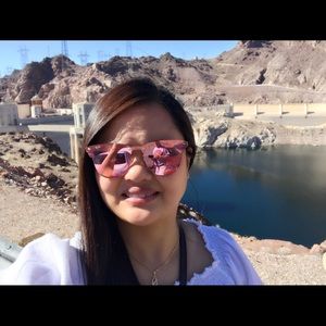 Meet your Posher, Rona